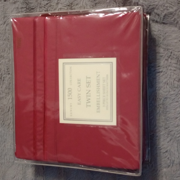 Red Twin Sheet Set - Picture 1 of 2